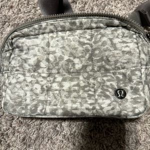 Last call! Lulu 2L belt bag